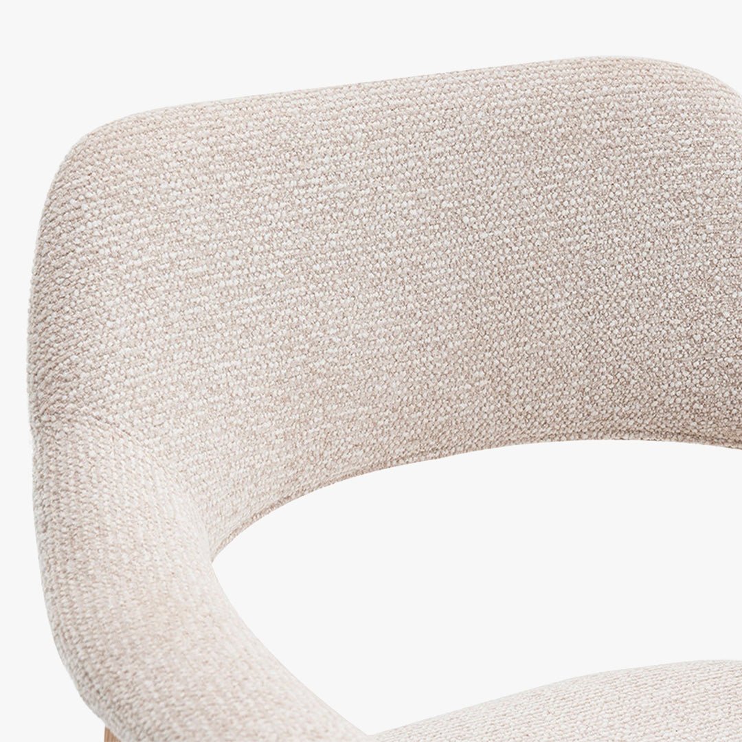 CORALIE Chaise de repas en tissu beige pieds chêne massif clair