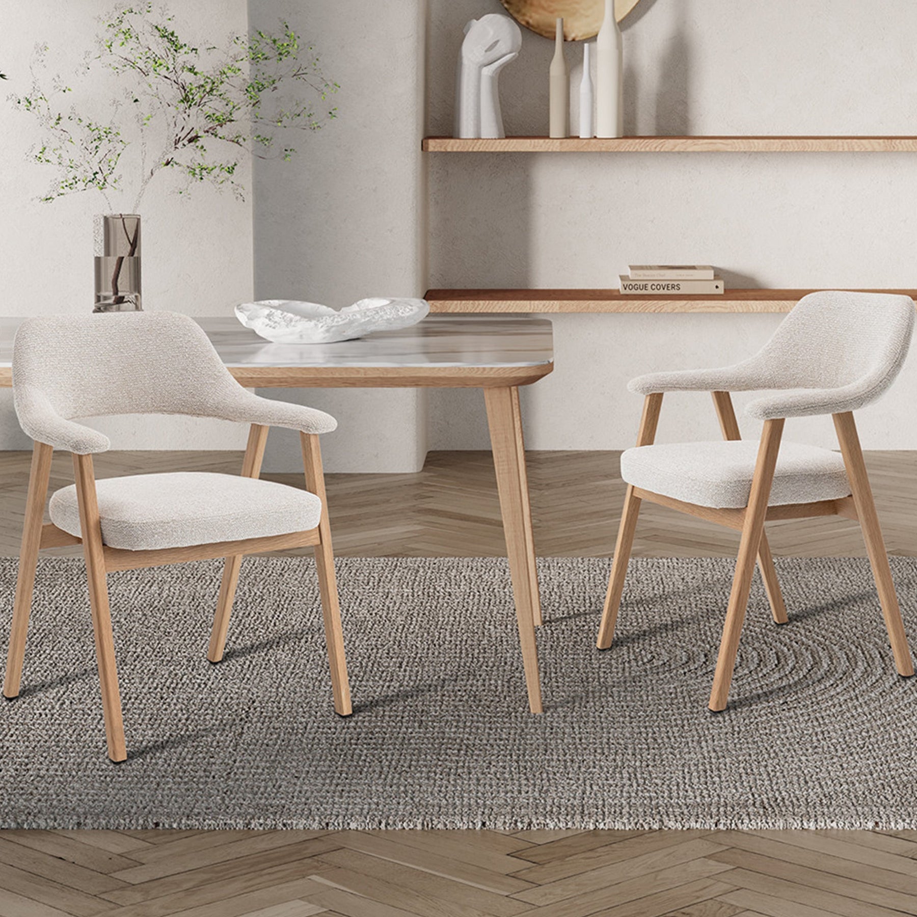 CORALIE Chaise de repas en tissu beige pieds chêne massif clair
