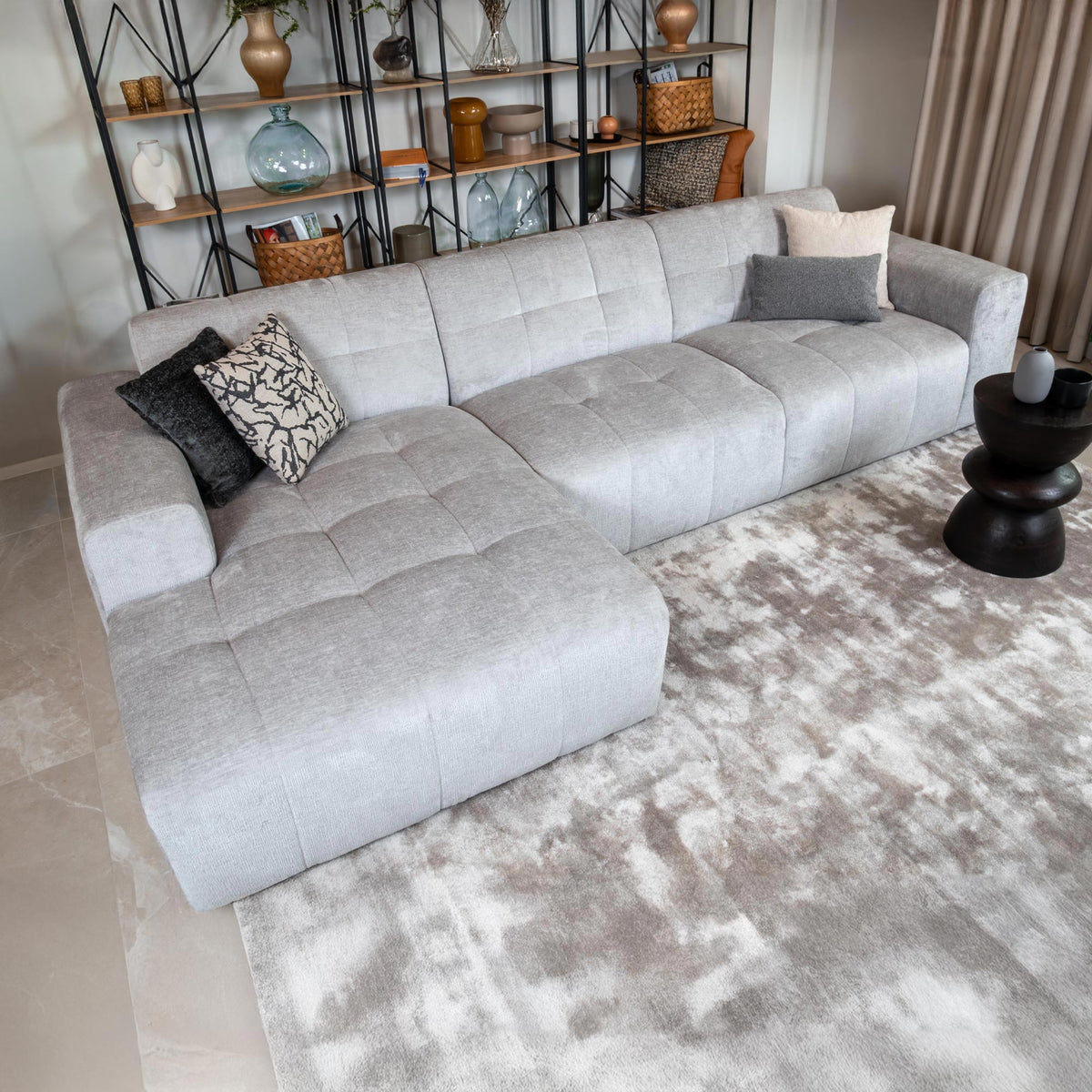 CYNDA Canapé d'angle en tissu capitonné gris - Angle gauche