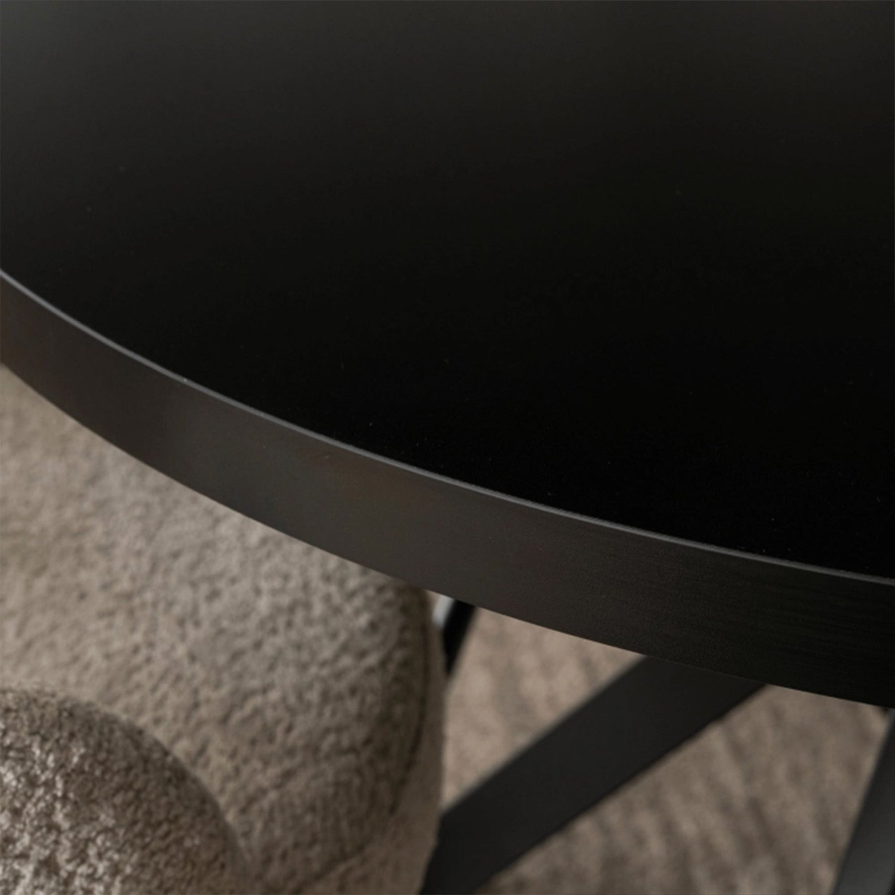 LUKAS Table à manger ronde extensible couleur bois noir pieds métal noir 100-250 cm