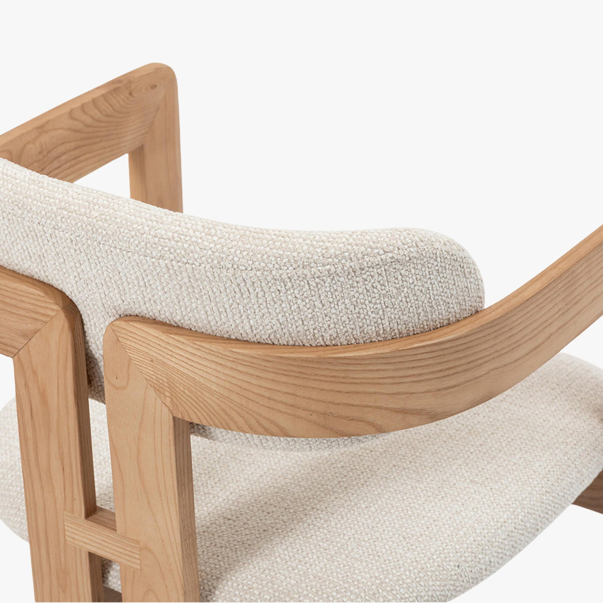 SANDRA  Lot de 2 chaises de repas en tissu beige pieds en chêne massif clair