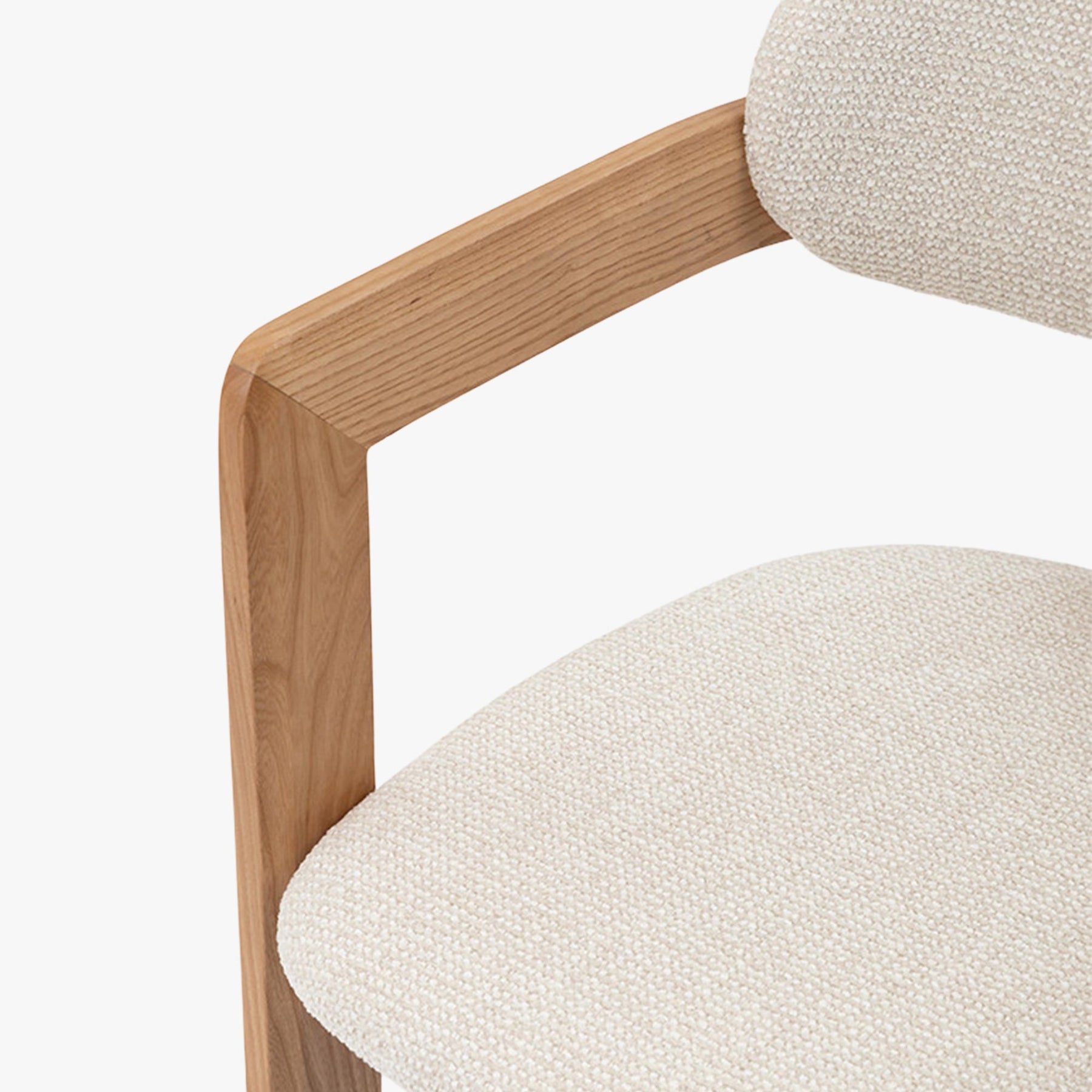 SANDRA  Lot de 2 chaises de repas en tissu beige pieds en chêne massif clair