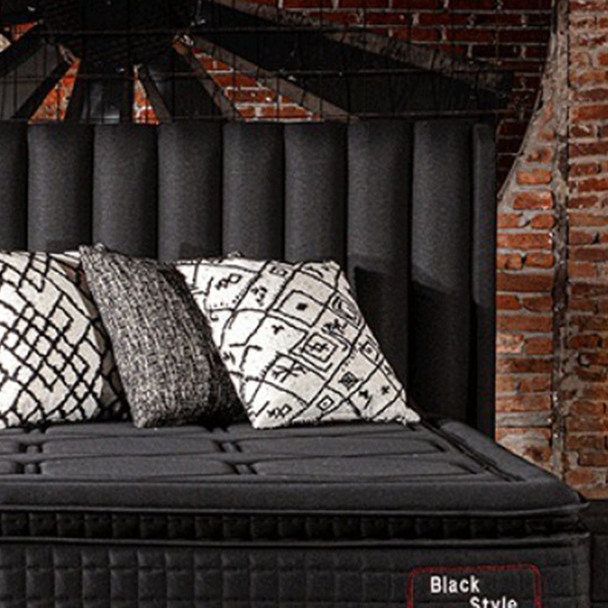 SAYA Lit coffre en tissu noir 180x200 cm
