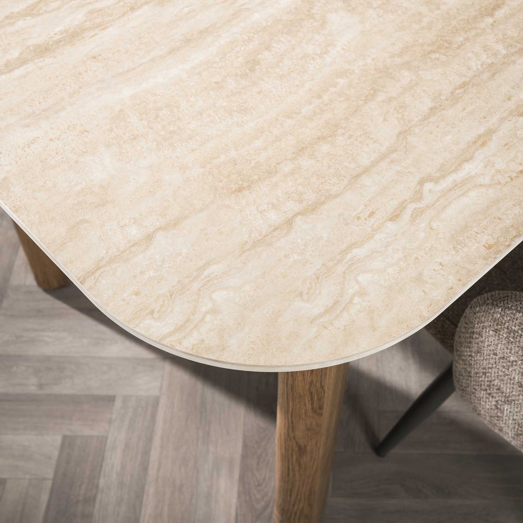 TIANA XL Table à manger rectangulaire en céramique beige pieds couleur chêne 180 cm